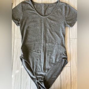 Excellent Condition Maurice’s 24/7 Short Sleeved Body Suit. Women’s Size Medium